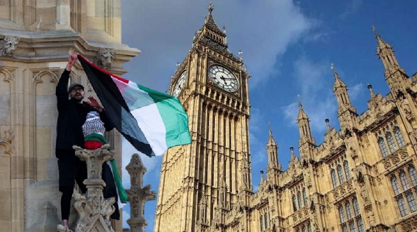 Aksi Protes di London: Pria Panjat Puncak Big Ben Bawa Bendera Palestina
